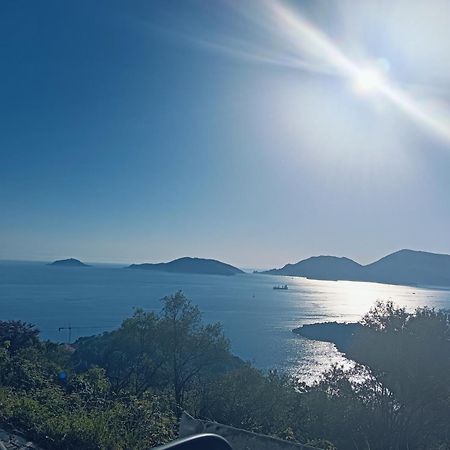 La Terrazza Di Ameglia Alta Apartman Kültér fotó