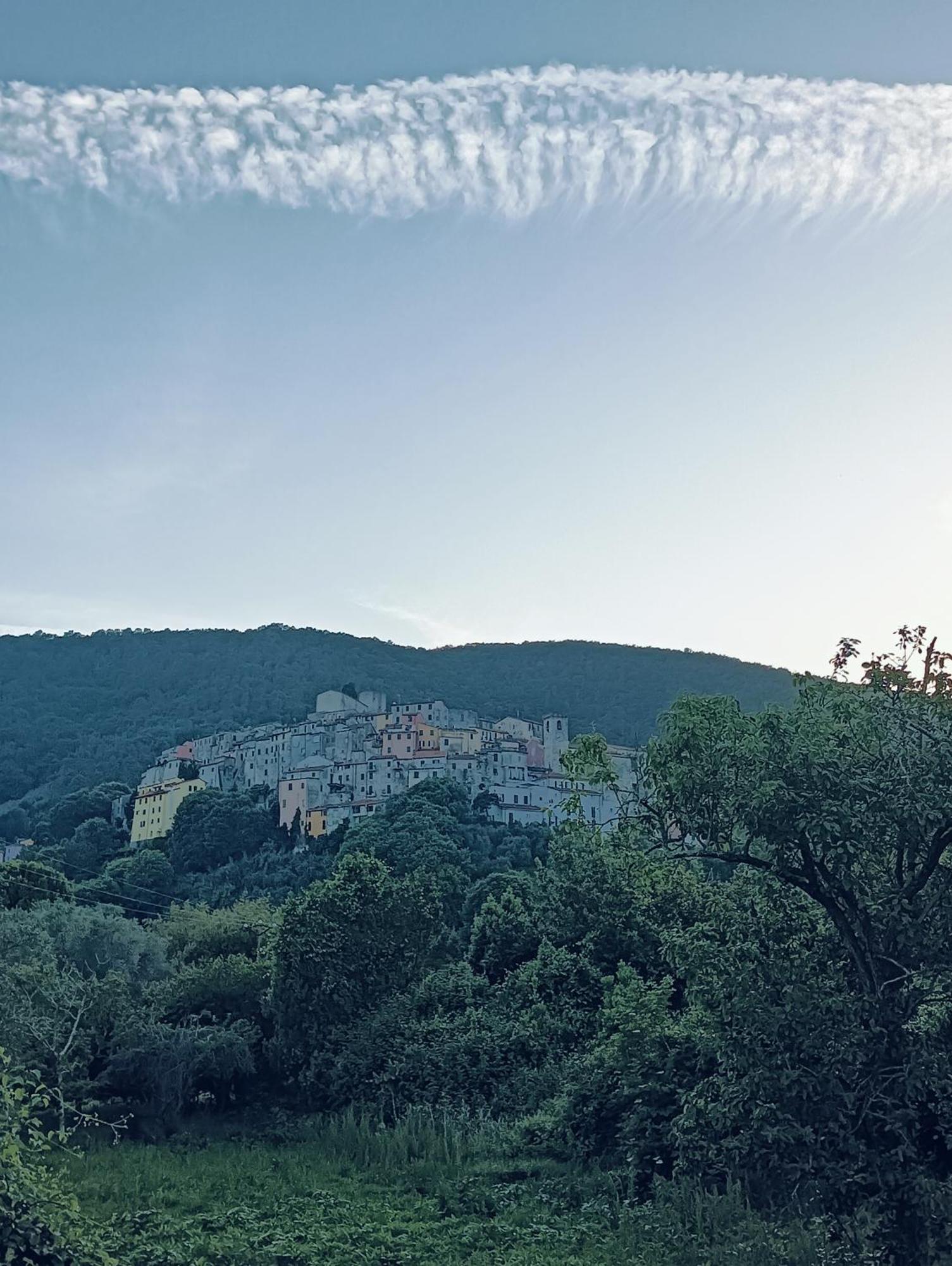 La Terrazza Di Ameglia Alta Apartman Kültér fotó